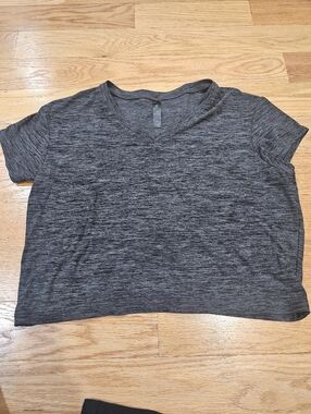 Kyodan Dark Heather Gray V-Neck Short Sleeve Active Tee